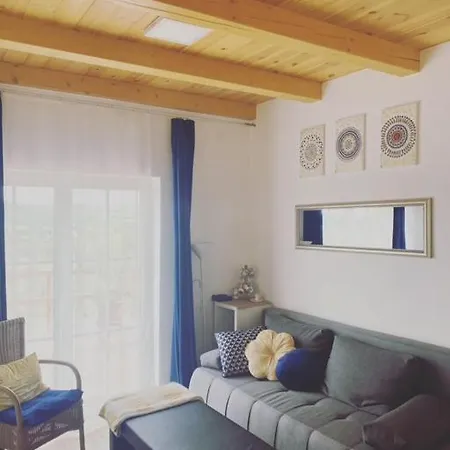 Apartment Eiross Apartmanhaz